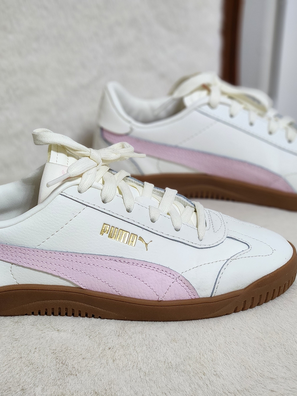 Puma Kids White Sneakers with Light Pink Stripe and Brown Sole